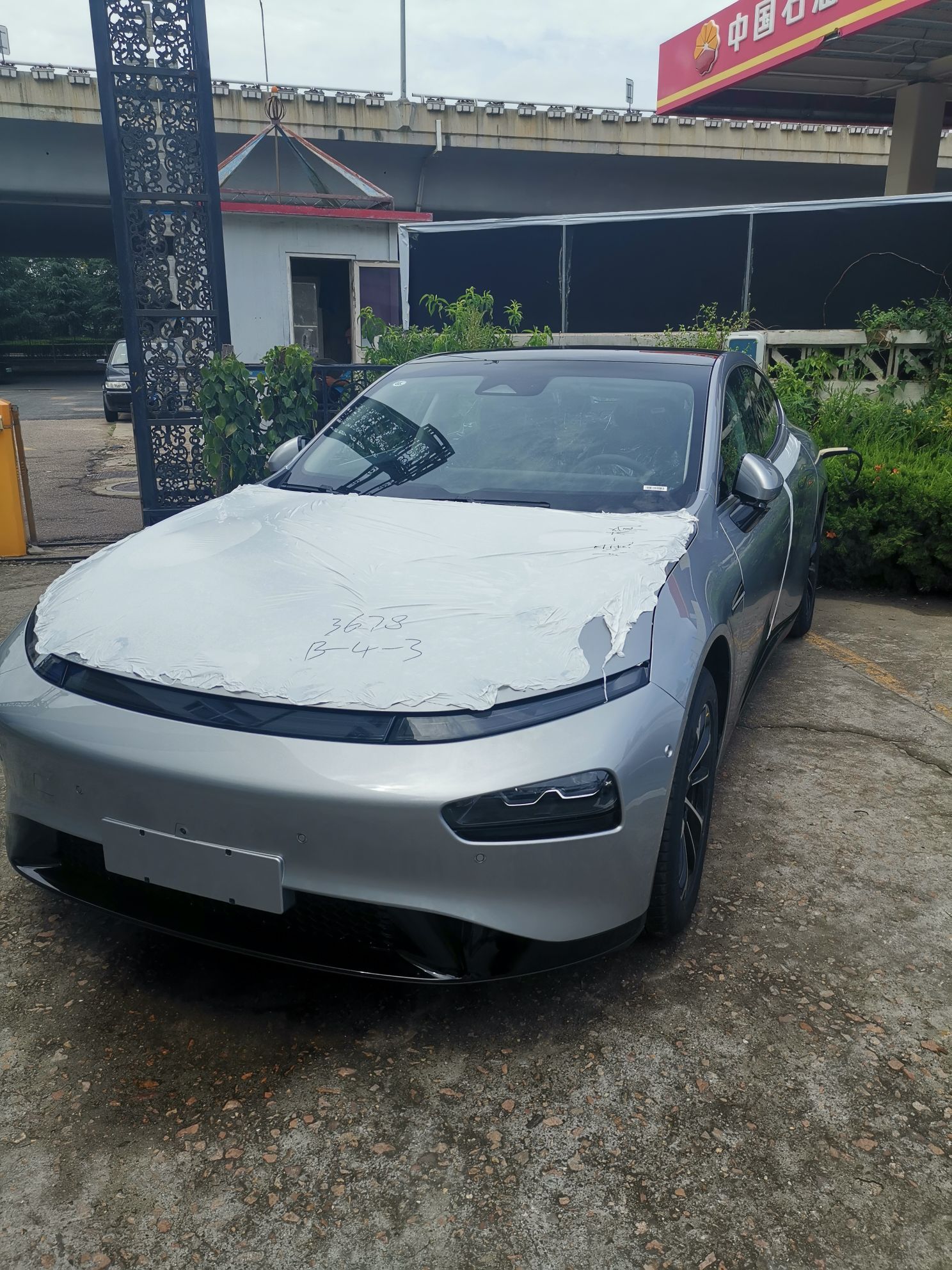 昨日提车开启小鹏p