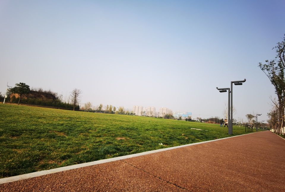 携小佩奇游长安城杜陵公园