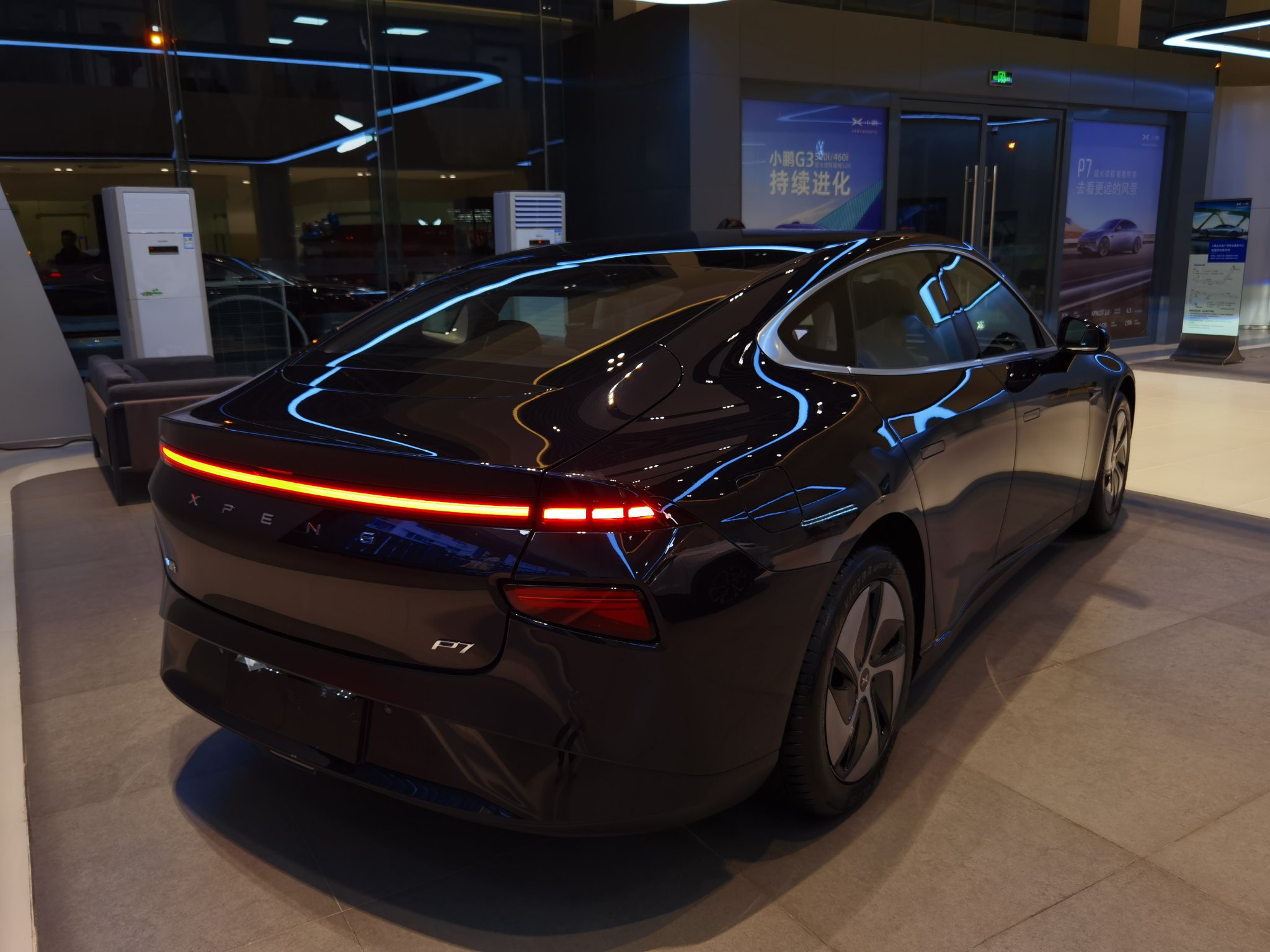 今天看到黑色款小鹏p - 小鹏汽车鹏友圈