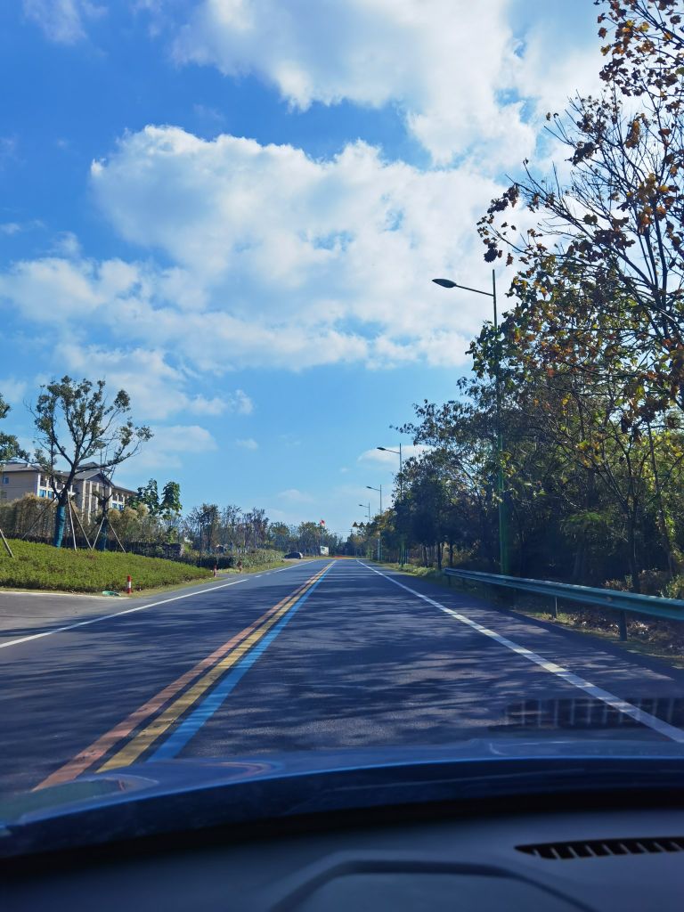 网红公路好吧拍照