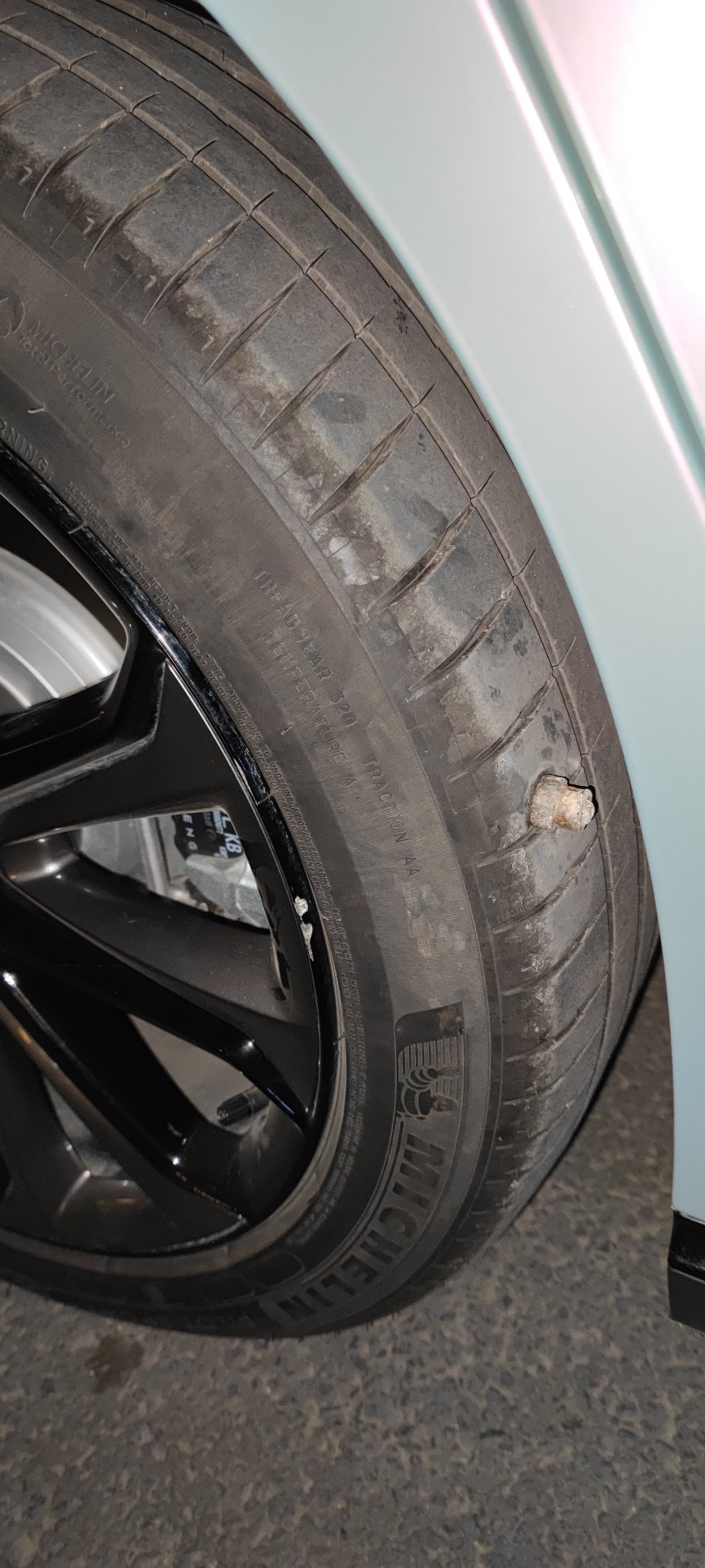 直接干废一条轮胎哈