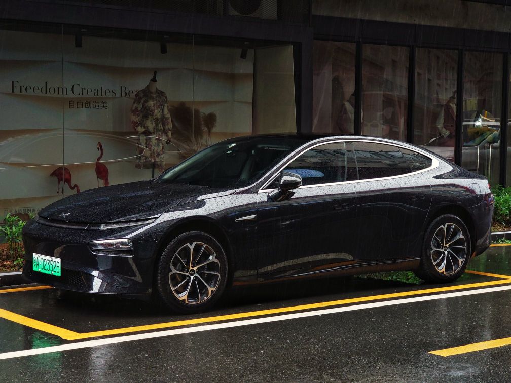 黑色p7 - 小鹏汽车鹏友圈