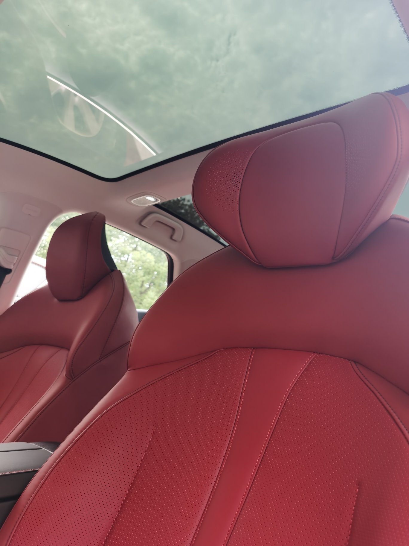 来点红内内饰哈