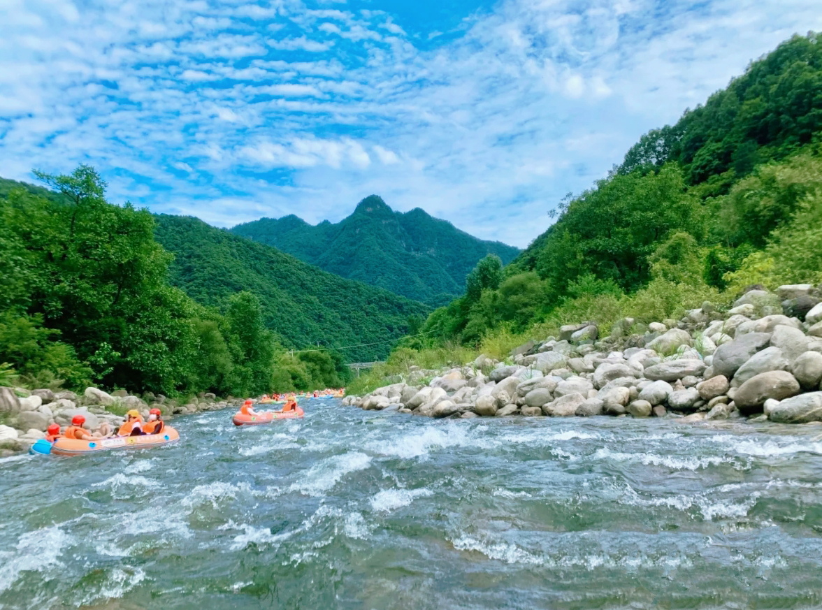 西安鹏友活动秦岭峡谷漂流