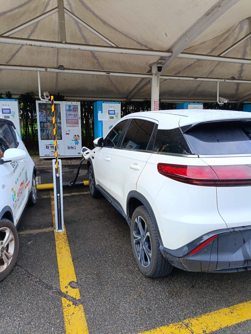 舟山海洋學院的充電樁 - 小鵬汽車鵬友圈