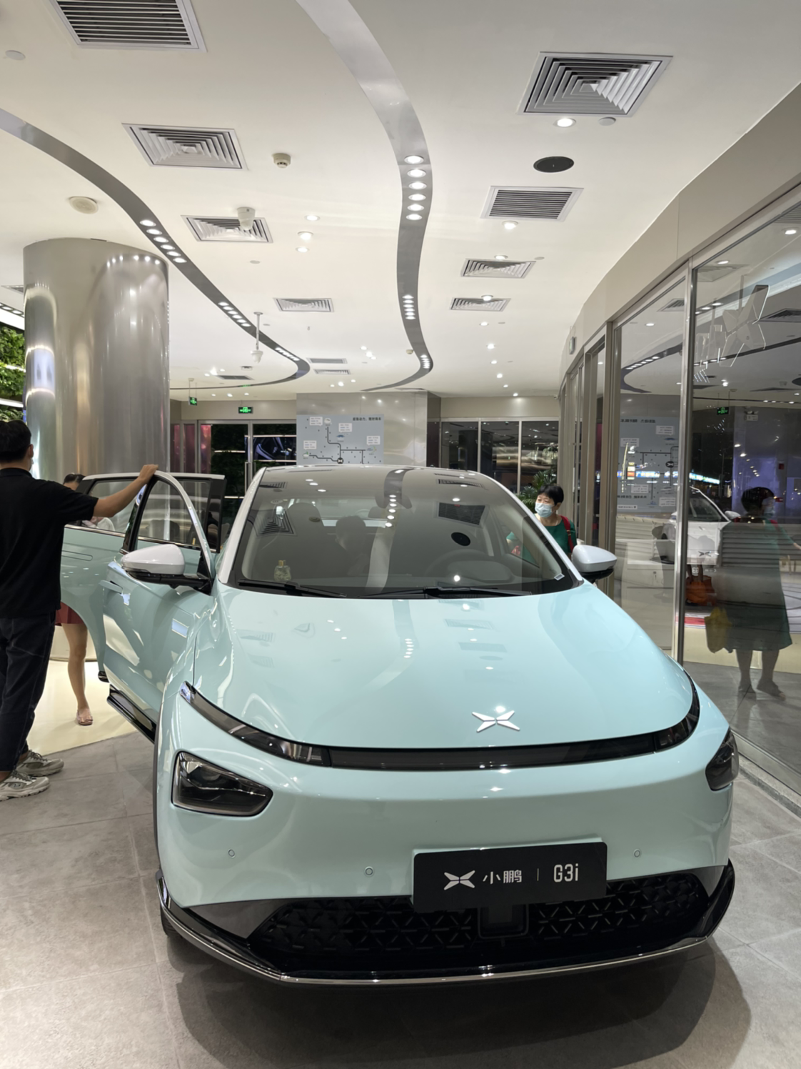 终于看到天青色实车了 - 小鹏汽车鹏友圈