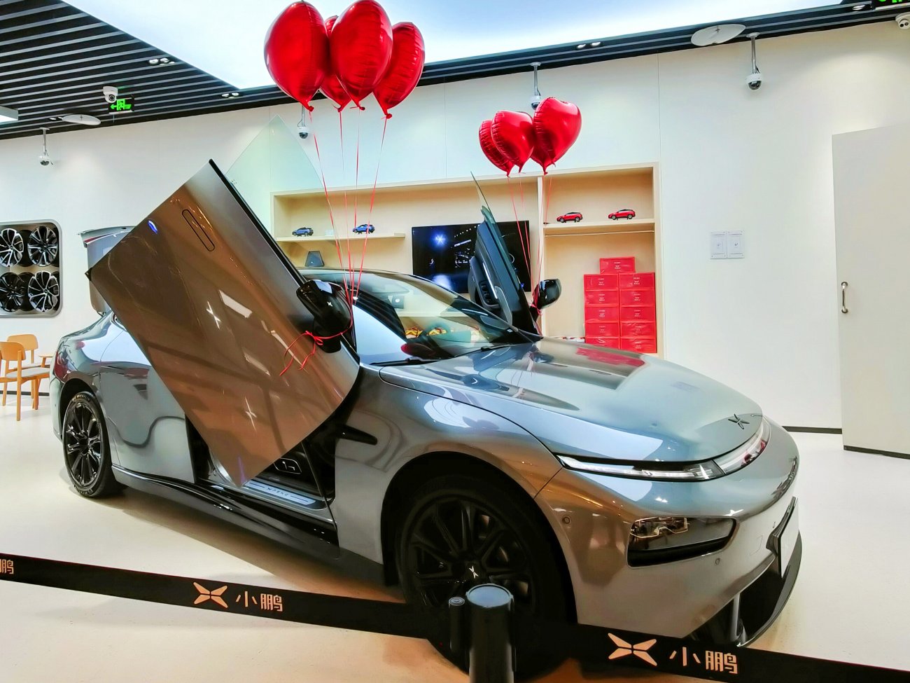 关于小鹏p7鹏翼门的邂逅之遇