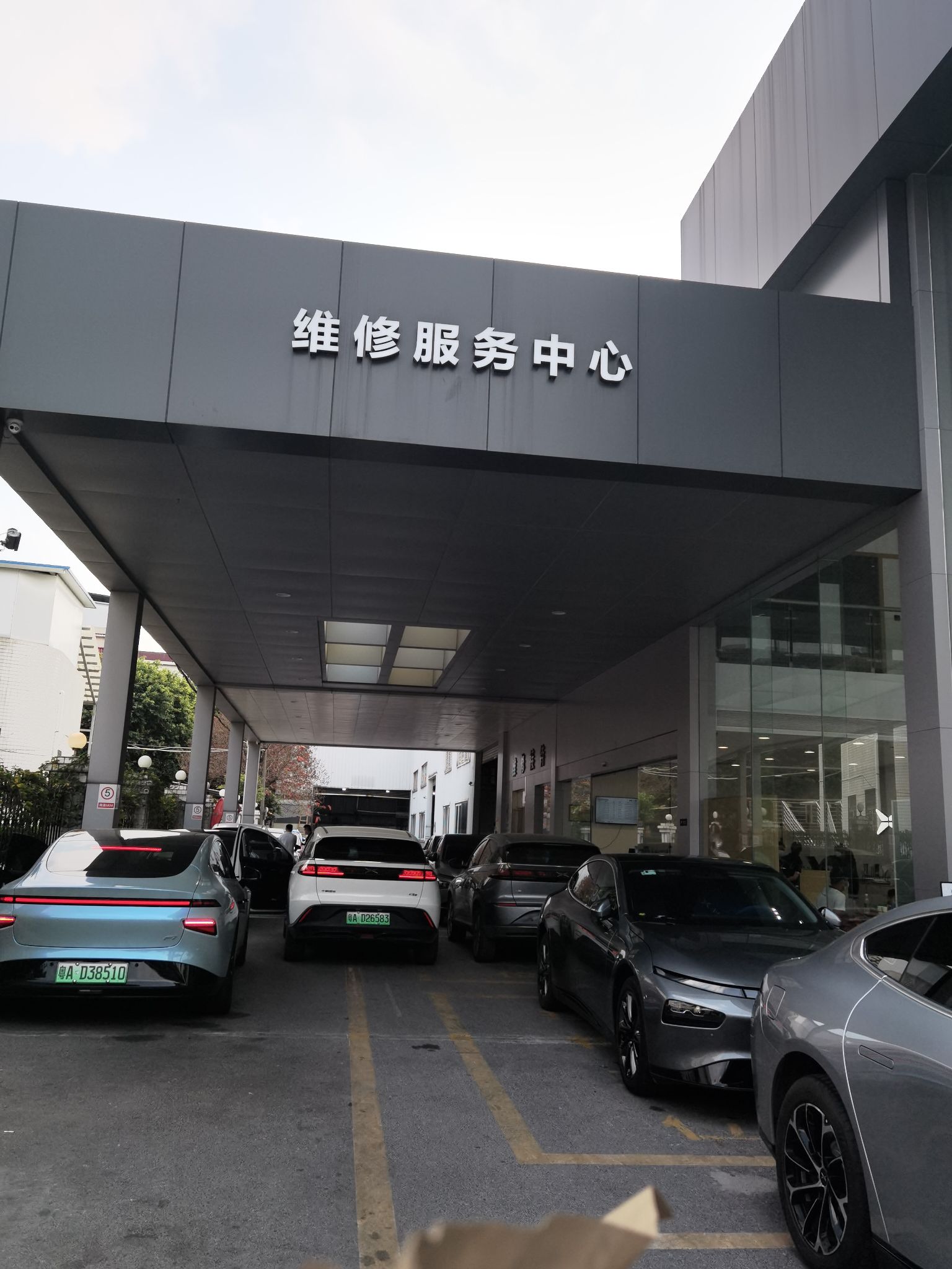 小鹏汽车佛山海八路店