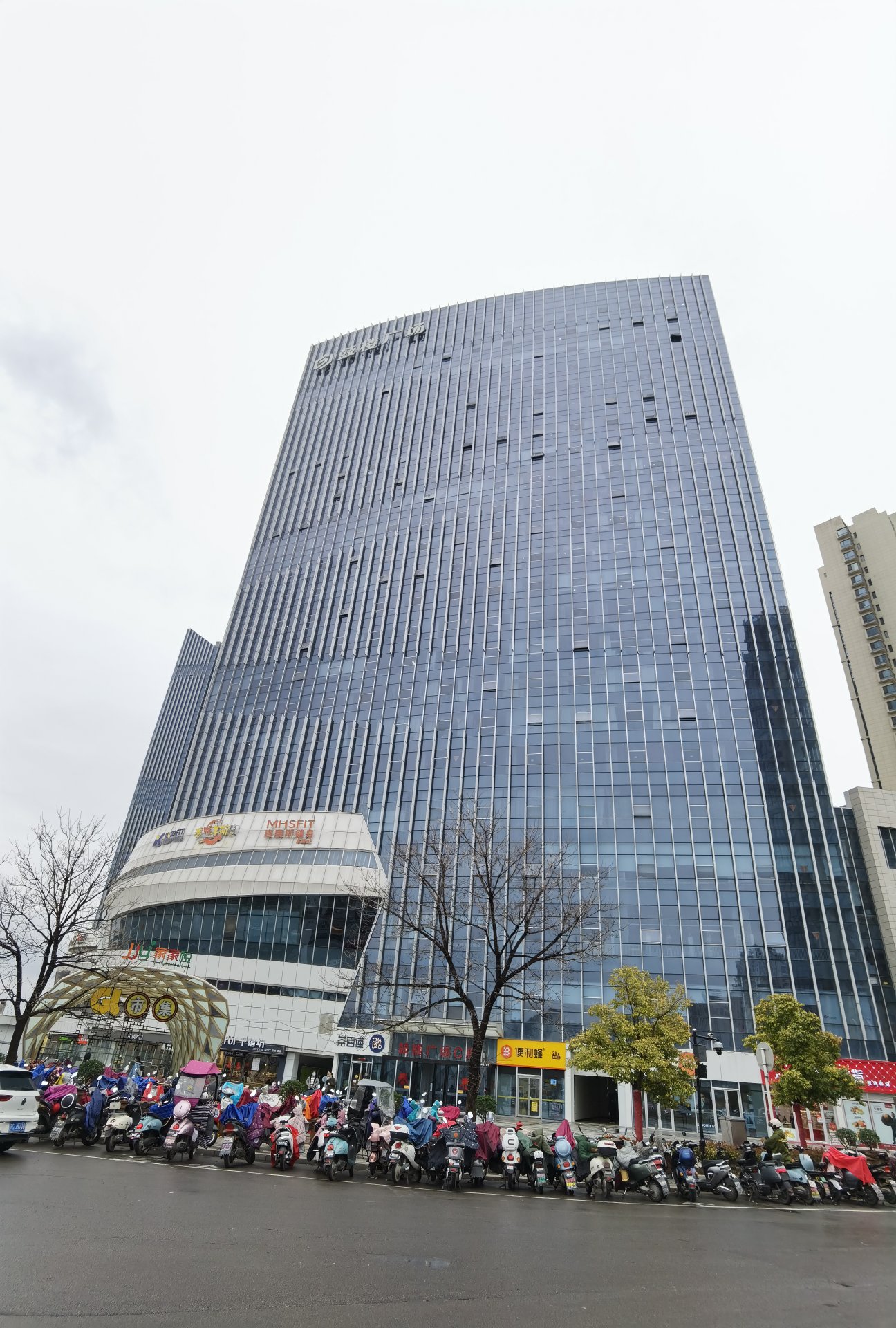 徐州鼓楼广场小鹏超充站