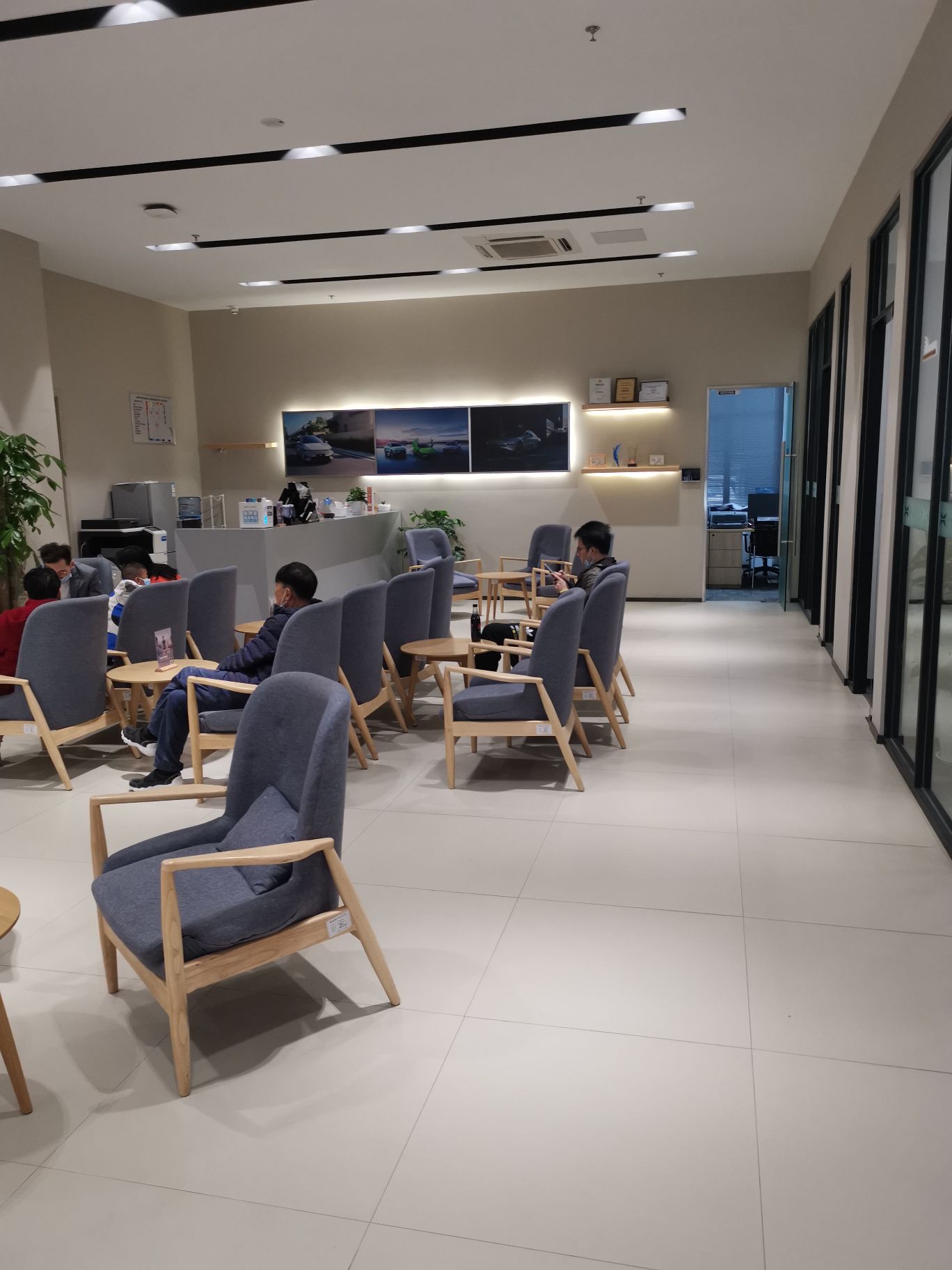 今天来小鹏经开服务中 - 小鹏汽车鹏友圈