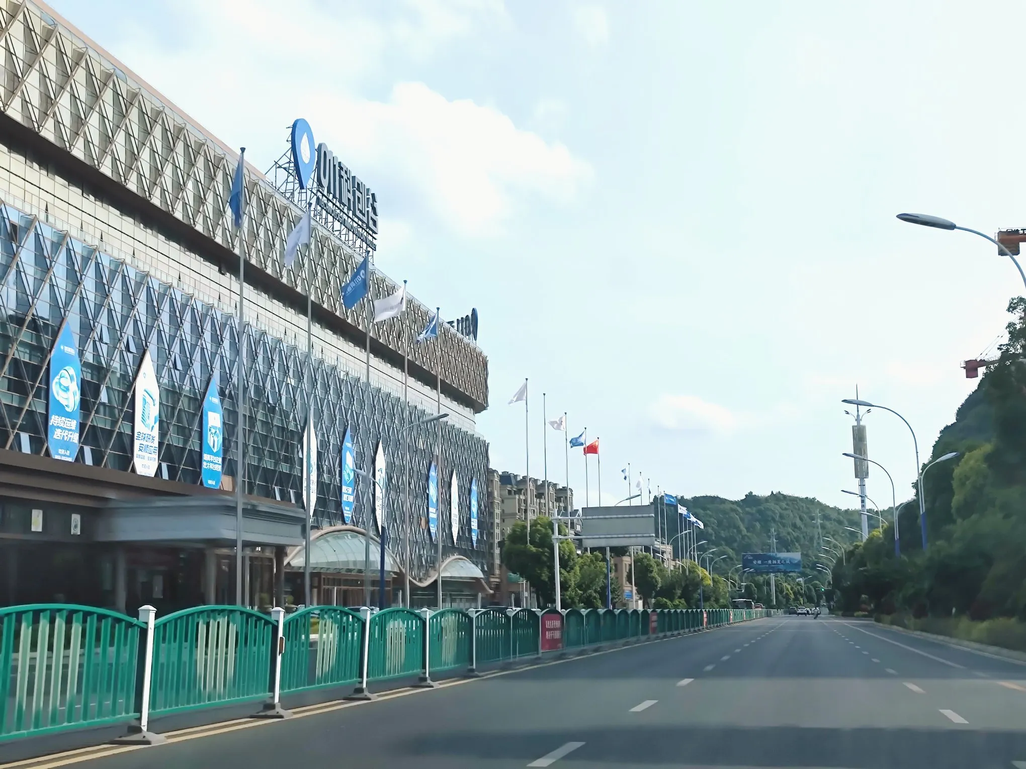 超充指南丨打卡安顺澳维酒店小鹏超充站